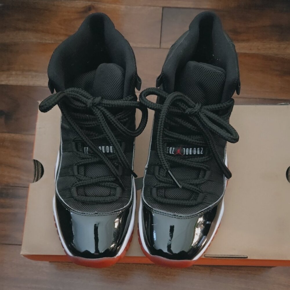 Boys Jordan 11 Bred sz 6.5